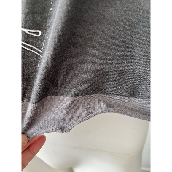 Tupac Shakur 2Pac Cut Off Top Womens Juniors Size XS Crop Top Gray Graphic Tee - Picture 3 of 4